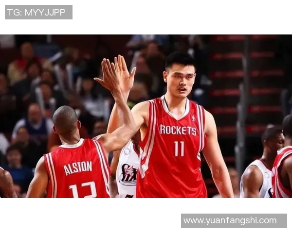 姚明罚球技术精湛展现篮球巨星风范引发球迷热议 姚明罚球技术精湛展现篮球巨星风范引发球迷热议