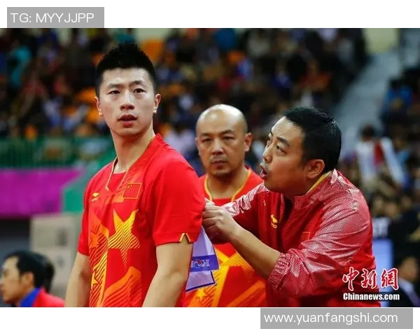 黄色篮球明星的辉煌历程与传奇故事揭示运动员背后的努力与坚持